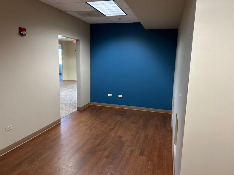 More Photos Of 770 Lake Cook Rd, Deerfield Office For Lease