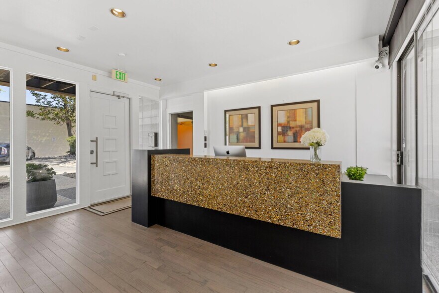 More Photos Of 2336 Pearl St, Boulder Office For Sale