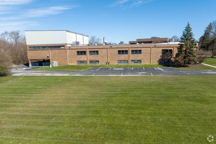 More Photos Of 20080 Governors Dr, Olympia Fields Office For Sale