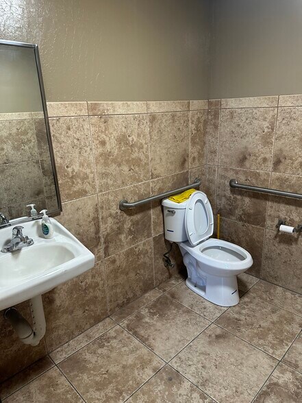 More Photos Of 1110 S Horne, Mesa Warehouse For Sale