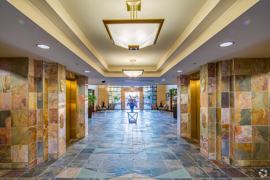 More Photos Of 6720 N Scottsdale Rd, Scottsdale Office For Lease