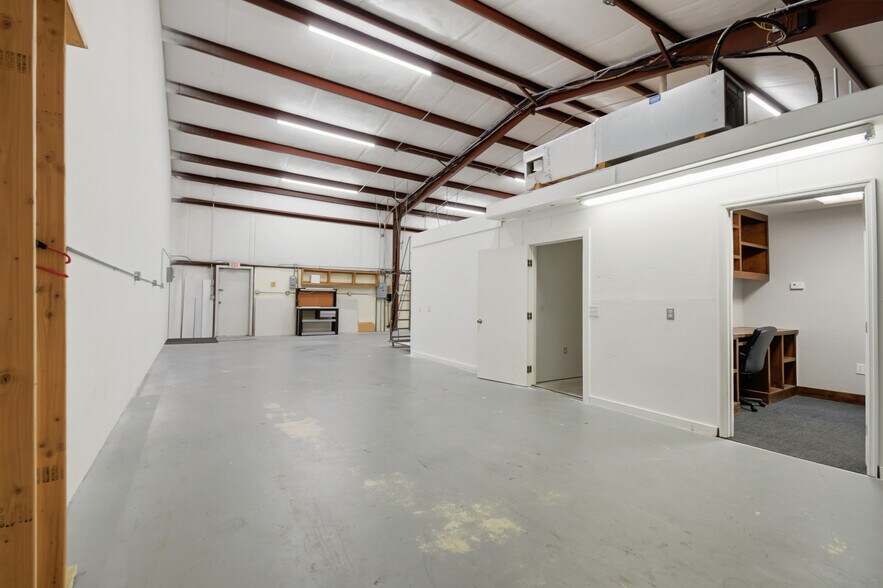 More Photos Of 200 Waler Way, Saint Augustine Warehouse For Lease