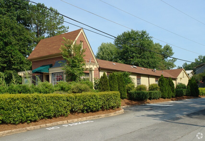 More Photos Of 3040 Briarcliff Rd, Atlanta Office For Sale