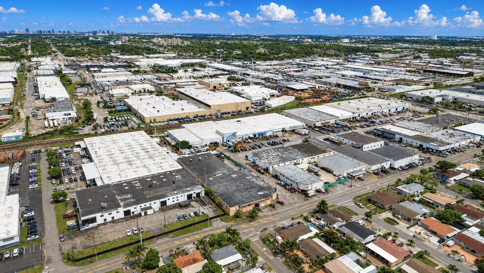More Photos Of 455 E 10th Ave, Hialeah Warehouse For Sale