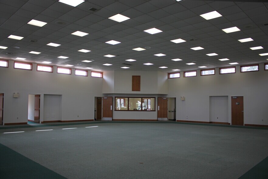 More Photos Of 112 Circle St, Franklin Office For Sale