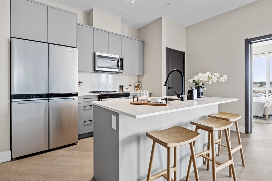 More Photos Of 180 Kanata Av, Ottawa Apartments For Lease