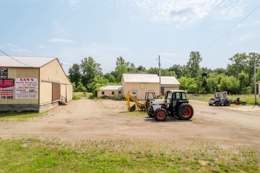 More Photos Of 2511 W Bellevue Rd, Leslie Warehouse For Sale