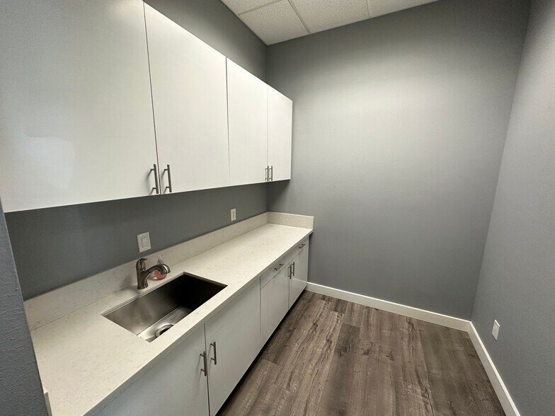 More Photos Of 7950 Cherry Ave, Fontana Light Distribution For Lease