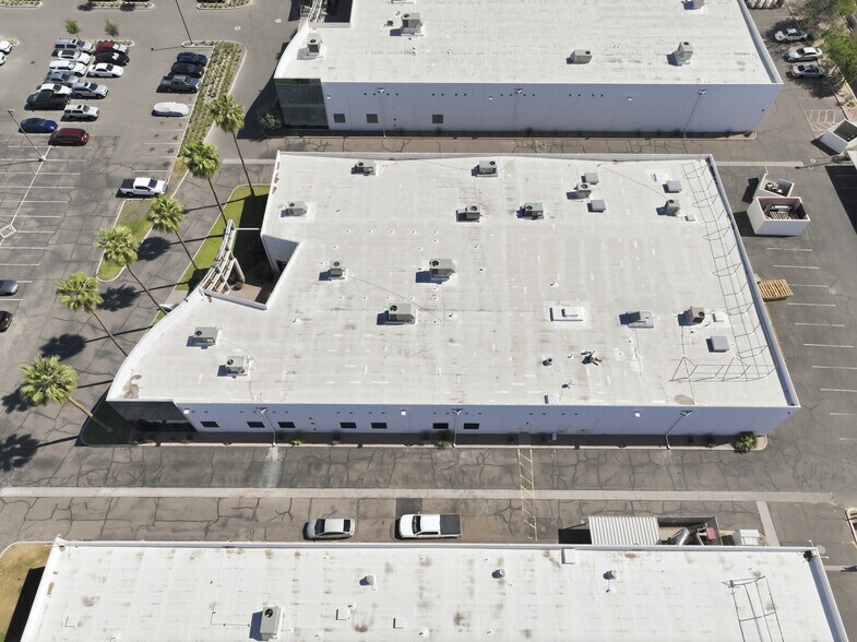 More Photos Of 3401 E Harbour Dr, Phoenix Light Manufacturing For Lease