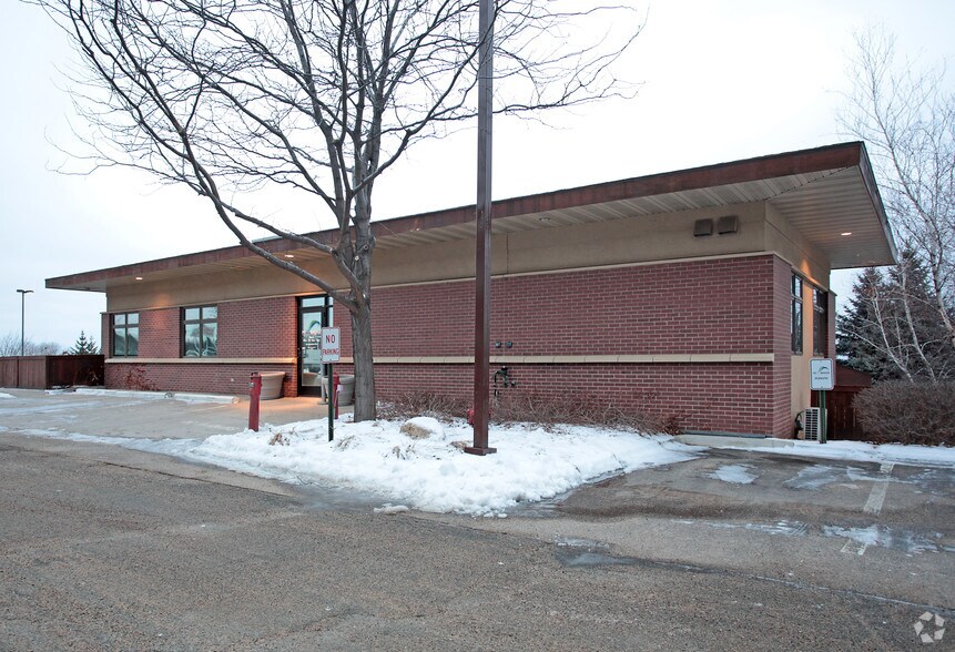 More Photos Of 181 S River Ridge Cir, Burnsville Office For Sale
