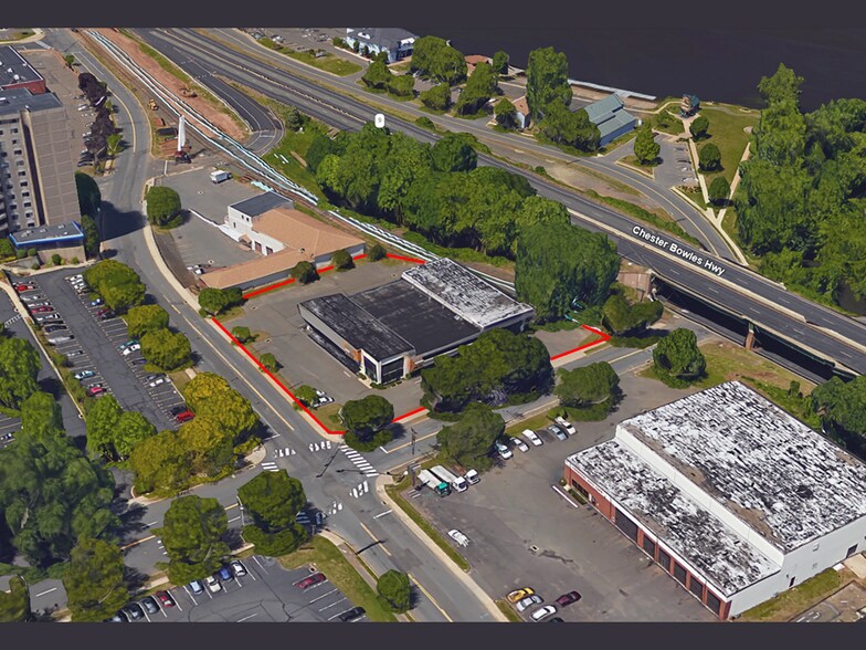 More Photos Of 40 Union St, Middletown Freestanding For Lease