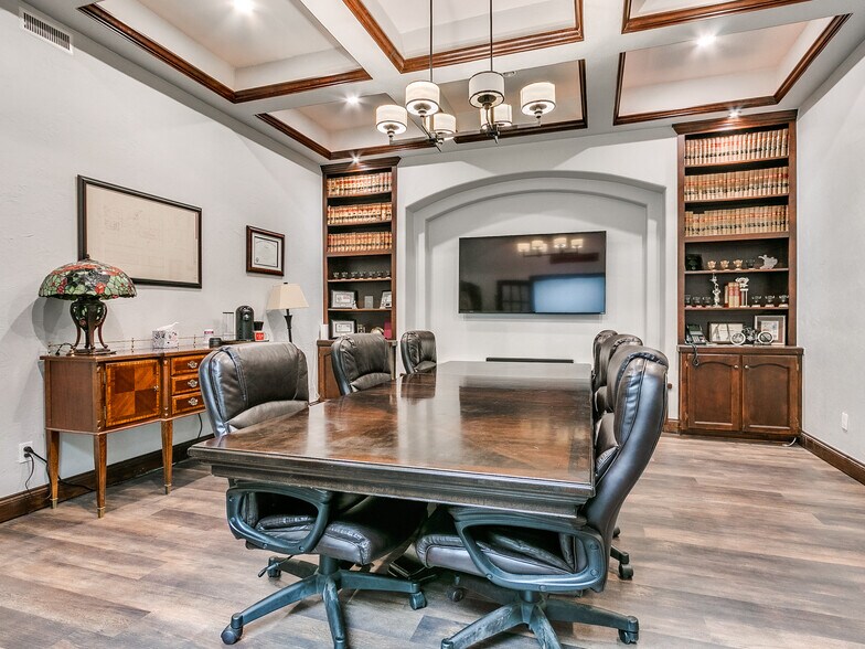 More Photos Of 219 E Main St, Norman Office For Sale