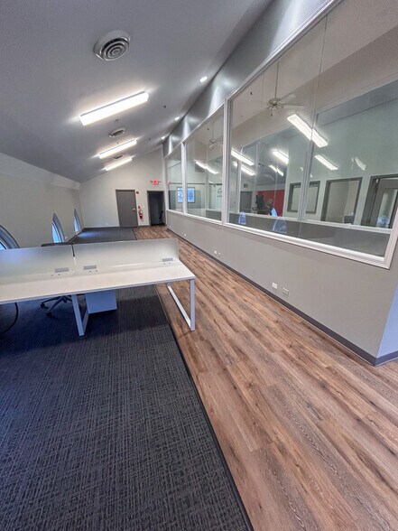 More Photos Of 30 N Lincoln St, Batavia Office For Lease