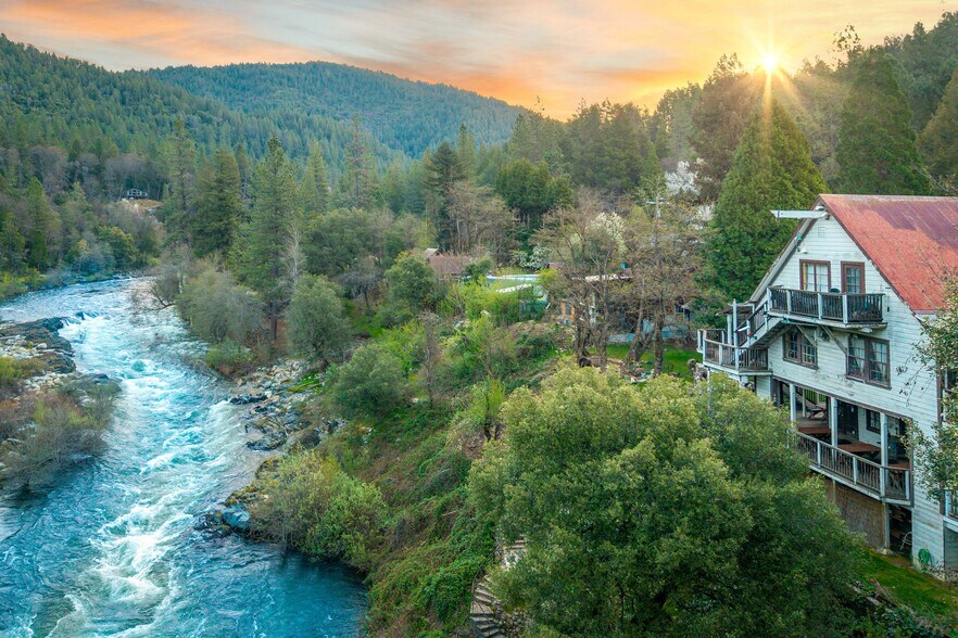 More Photos Of 15432 Washington Rd, Washington Storefront Retail Residential For Sale