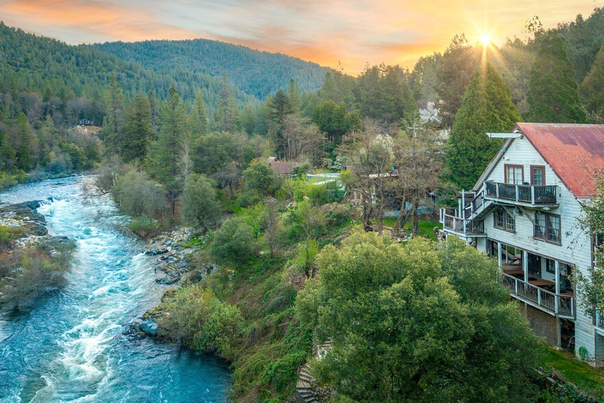 More Photos Of 15432 Washington Rd, Washington Storefront Retail Residential For Sale