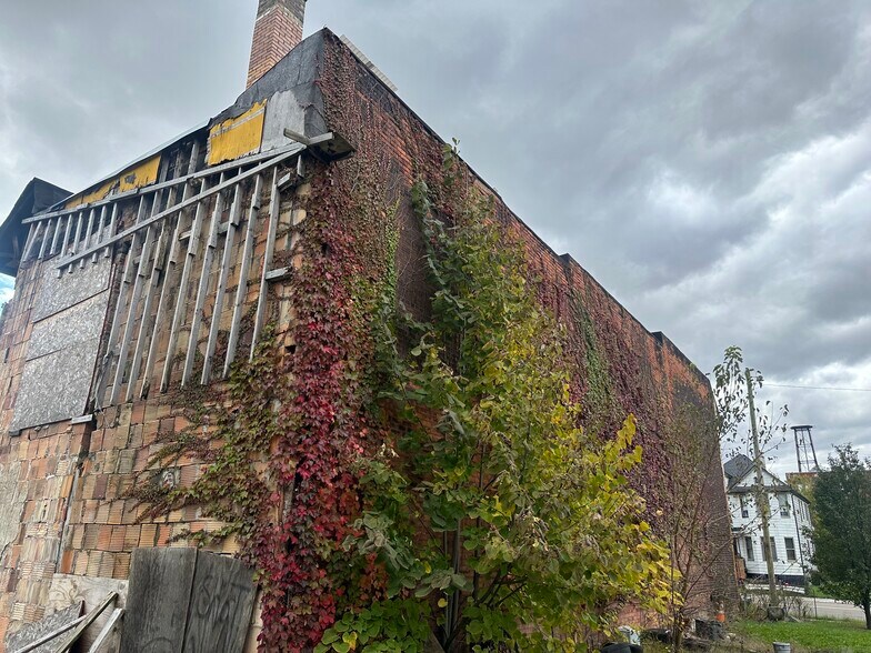 More Photos Of 5000 Mcdougall St, Detroit Convenience Store For Sale