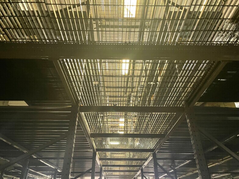 More Photos Of 1955 Dove St, Macon-Bibb Self Storage For Lease