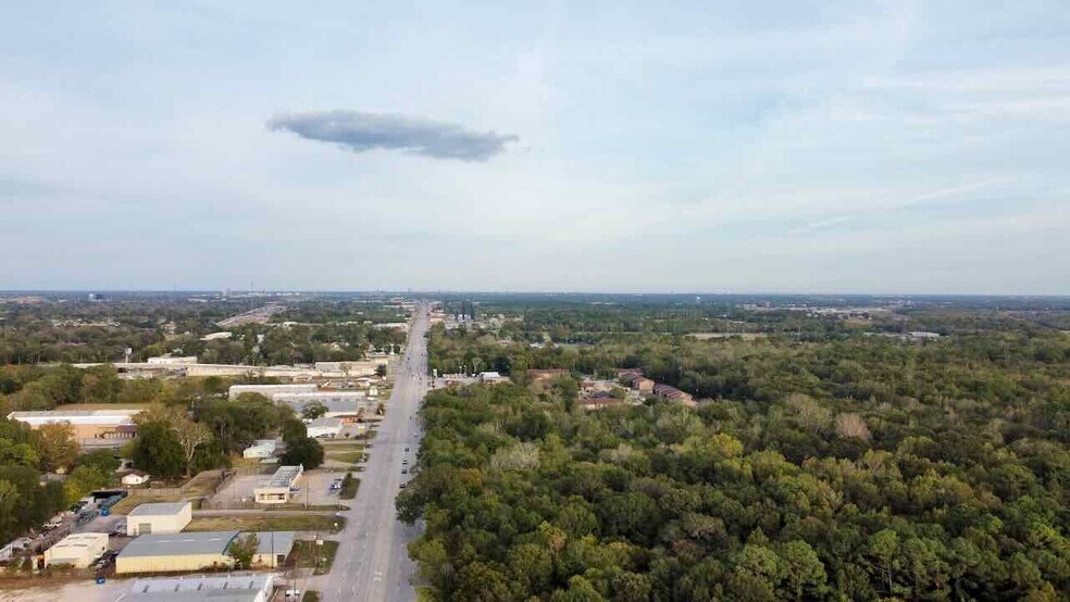 More Photos Of 7550 College St, Beaumont Industrial For Sale
