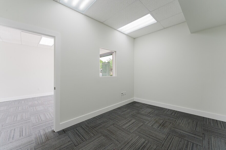 More Photos Of 1817-1847 NE 25th St, Lighthouse Point Unknown For Lease
