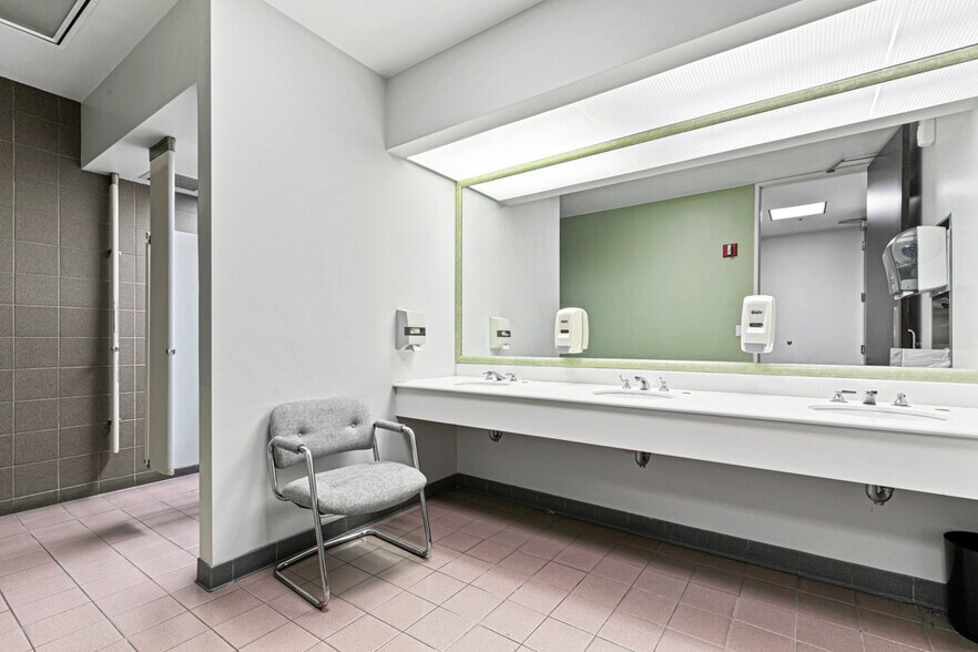 More Photos Of 601 S Sanden Blvd, Wylie Medical For Lease