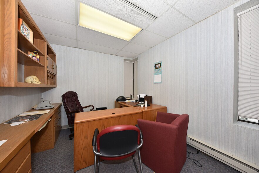 More Photos Of 7400 W Brown Deer Rd, Milwaukee Office For Sale