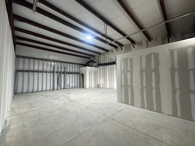 More Photos Of 585 Chatham St, Sanford Showroom For Lease