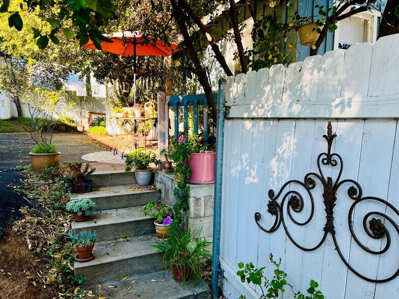 More Photos Of 408 Pico Ave, Fallbrook Apartments For Sale