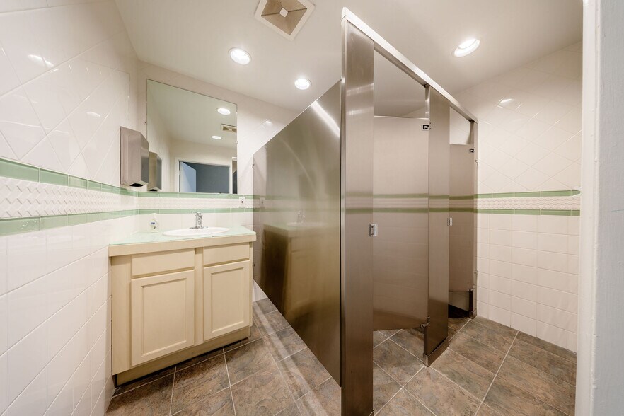 More Photos Of 121 E 1st St, Sanford Office Residential For Sale