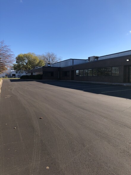 Primary Photo Of 300 S Owasso Blvd E, Little Canada Showroom For Sale