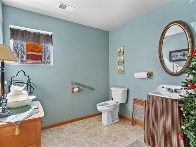 More Photos Of 628 Christel Dr, Valders Office Residential For Sale