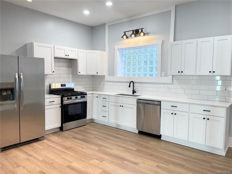 More Photos Of 49 William St, Tonawanda Apartments For Sale