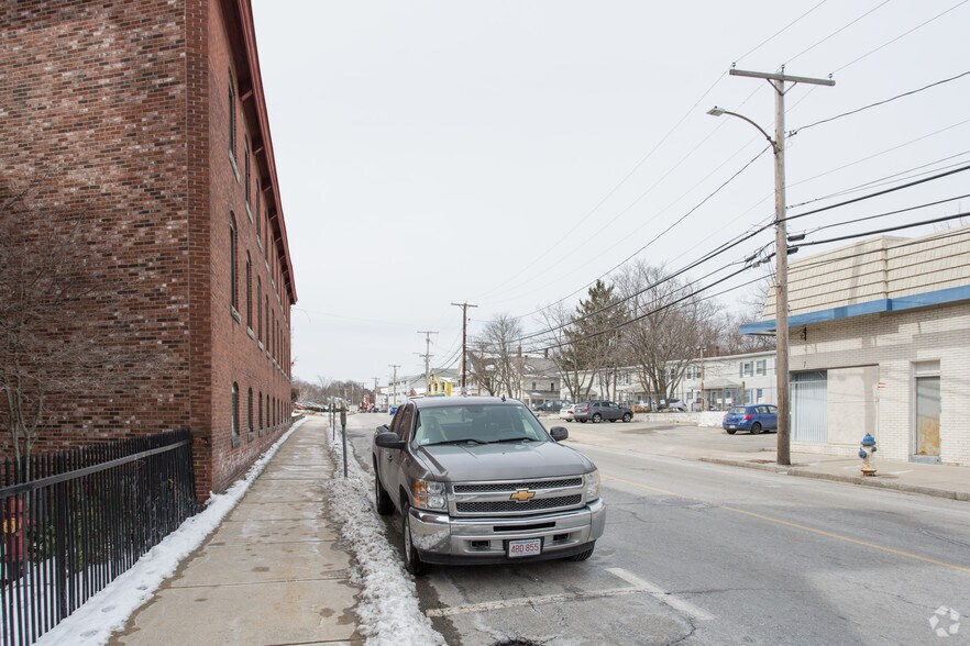 More Photos Of 10 Mill St, Maynard Office For Lease