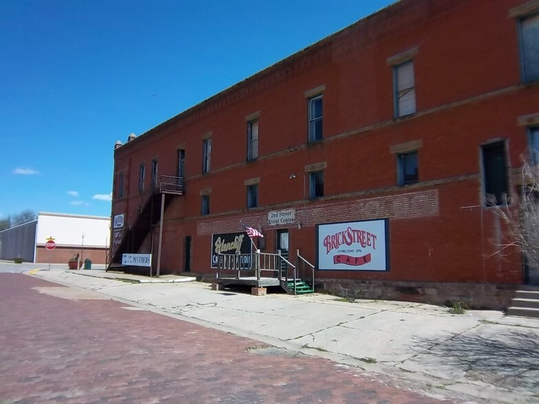 More Photos Of 104 S 2nd St, Okemah Restaurant For Sale