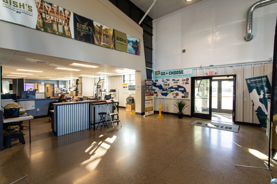 More Photos Of 3928 Tri Hill Frontage Rd, Great Falls Auto Dealership For Sale