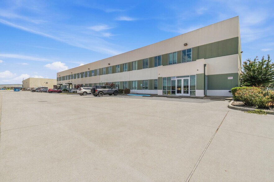More Photos Of 911 Regional Park Dr, Houston Office For Sale