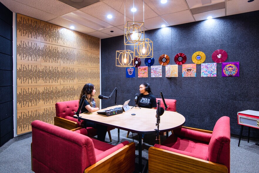 More Photos Of 4144 N Central Expy, Dallas Coworking Space