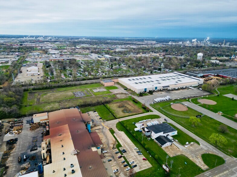 More Photos Of 815 E Kenwood Ave, Decatur Distribution For Lease