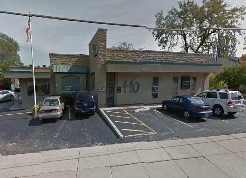 More Photos Of 440 S 3rd St, St Charles Office For Lease