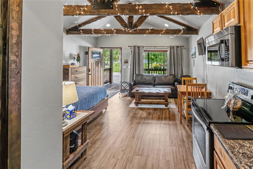 More Photos Of 1040 Roost Way, Columbia Falls Specialty For Sale