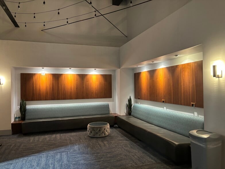 More Photos Of 1440-1460 Moon River Dr, Provo Office For Sale