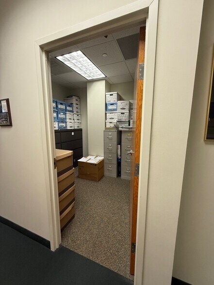 More Photos Of , La Plata Office For Sale