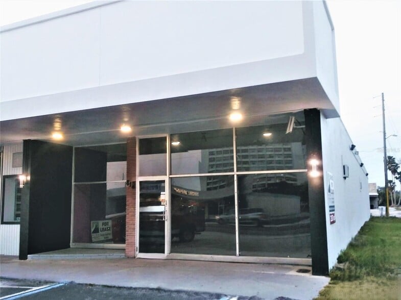 More Photos Of 814 Court St, Clearwater Storefront For Lease
