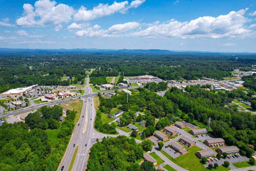 More Photos Of 2500 Springs Rd, Hickory Unknown For Lease