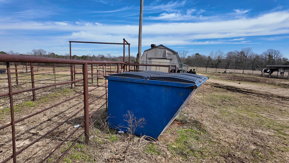 More Photos Of 99 Stacks Dr, Damascus Horse Stables For Sale