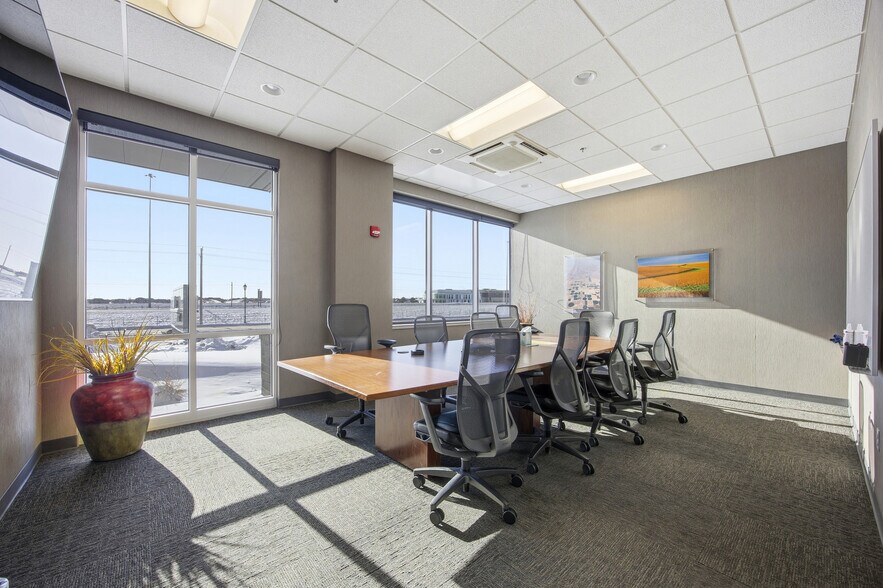More Photos Of 644 E Beaton Dr, West Fargo Office For Lease