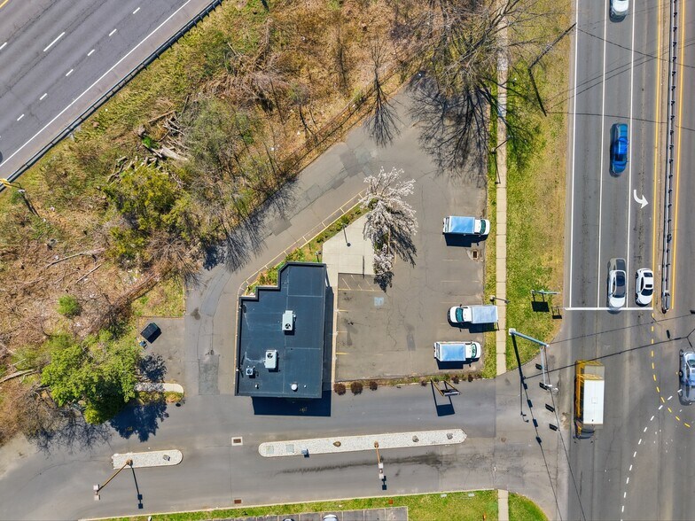 More Photos Of 613 Queen St, Southington Storefront For Sale