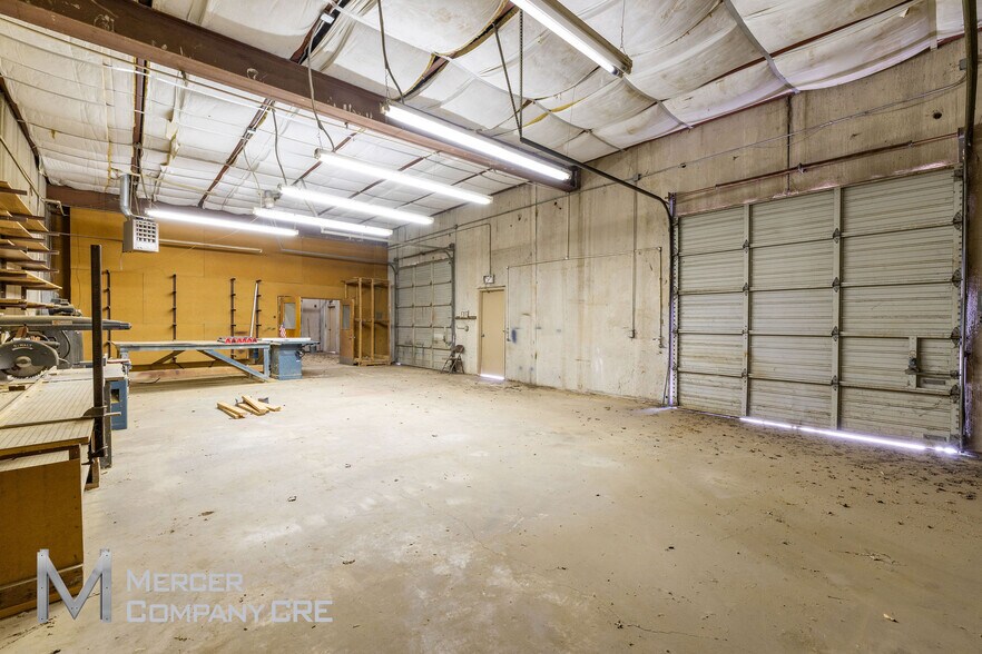 More Photos Of 1312 S Walker Ave, Oklahoma City Light Manufacturing For Sale
