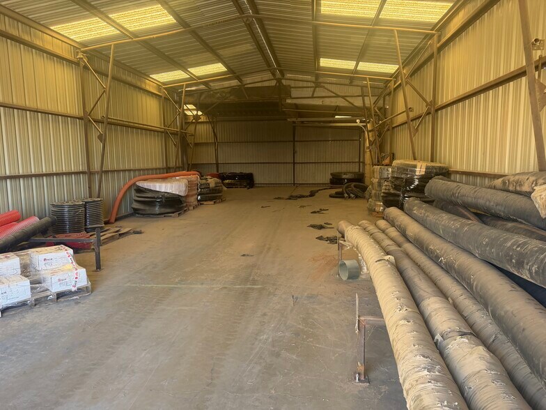 More Photos Of 1606 S Regal Ave, Odessa Warehouse For Sale