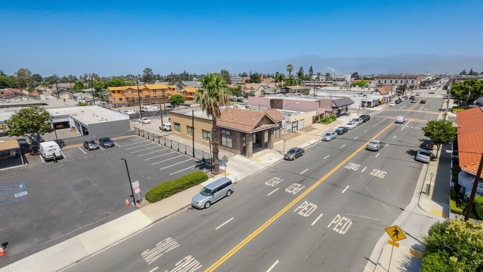 More Photos Of 215 S Citrus Ave, Covina Storefront For Lease