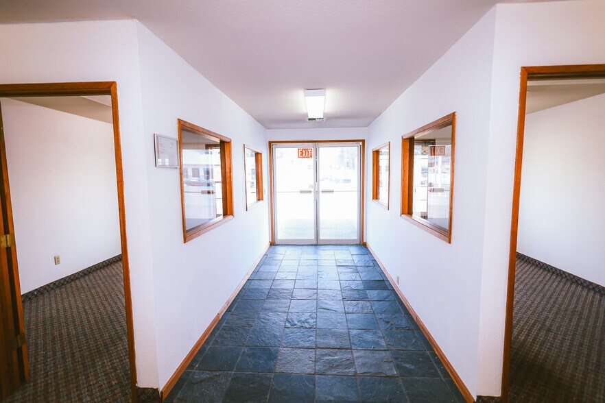 More Photos Of 1520 W Lewis St, Pasco General Retail For Sale